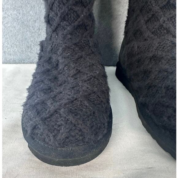 UGG woman’s sz 9 Black Tall Cable Knit 3 Button Pull on Boots Shearling Insoles - Picture 11 of 12